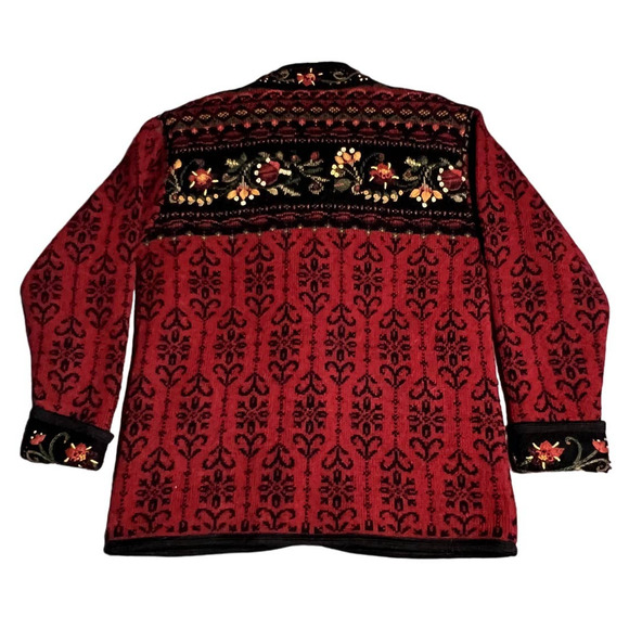 Icelandic Design Nordic full zip sweater red with floral embroidery size small - Picture 2 of 10